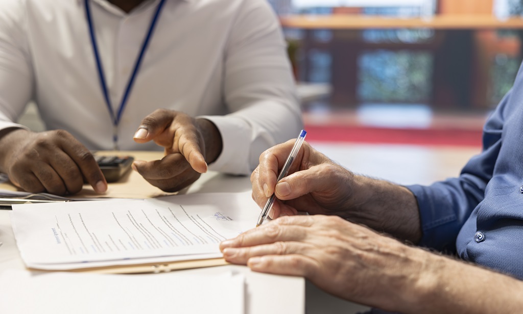 What does a lawyer specializing in Consumer Law do?