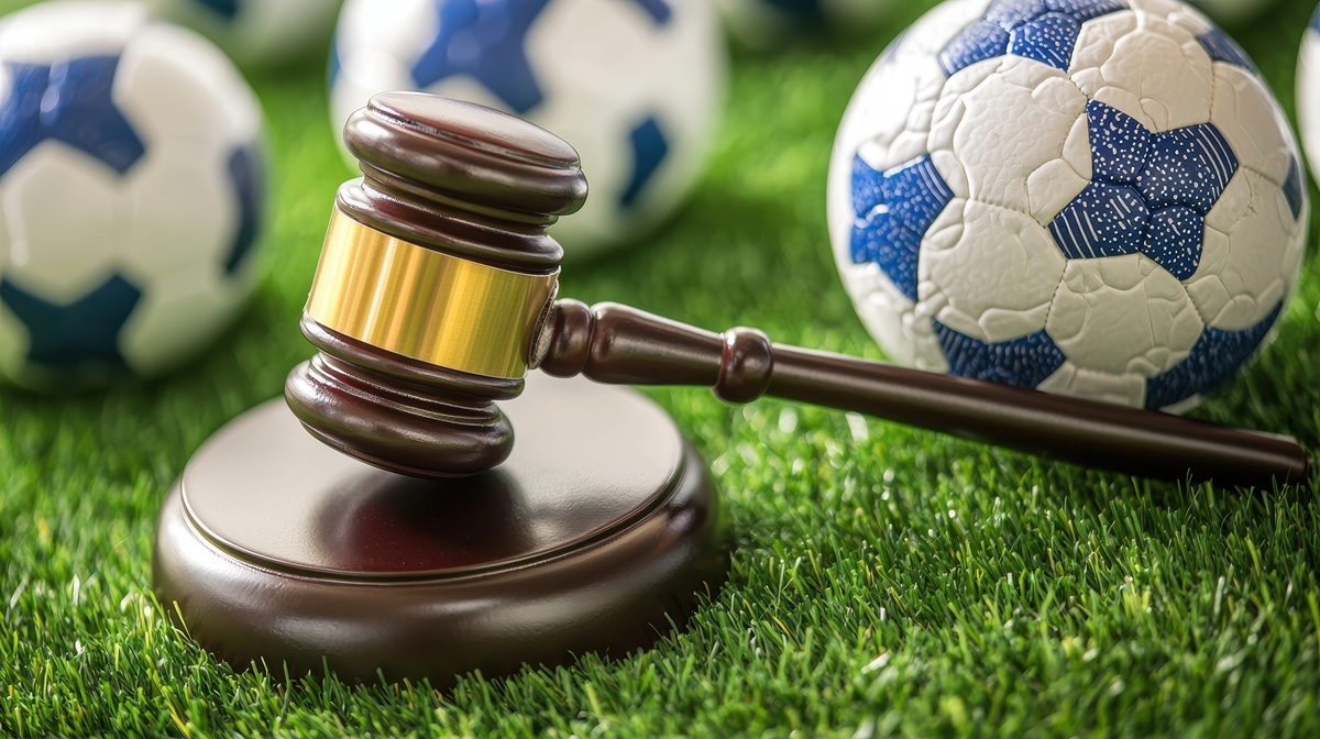 gavel-soccer-ball-green-grass22
