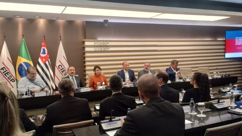 ESEG College participates in the ceremony for joining the FIESP University-Industry Interaction Program.