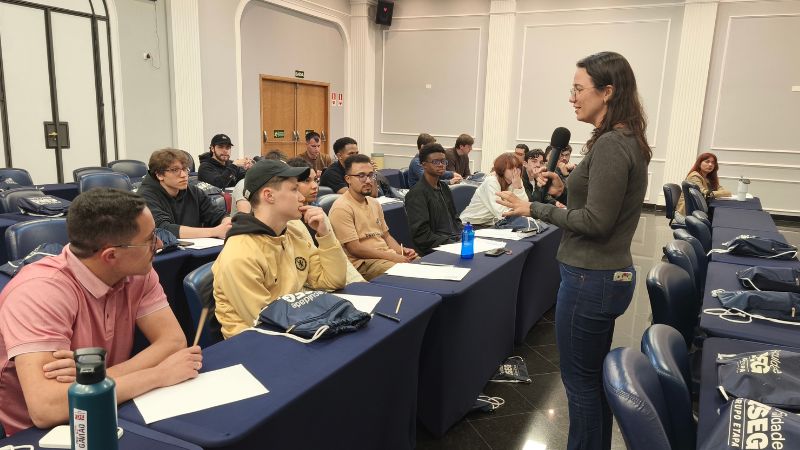 Recepção aos calouros apresenta serviços, oportunidades e experiências da vida acadêmica na ESEG