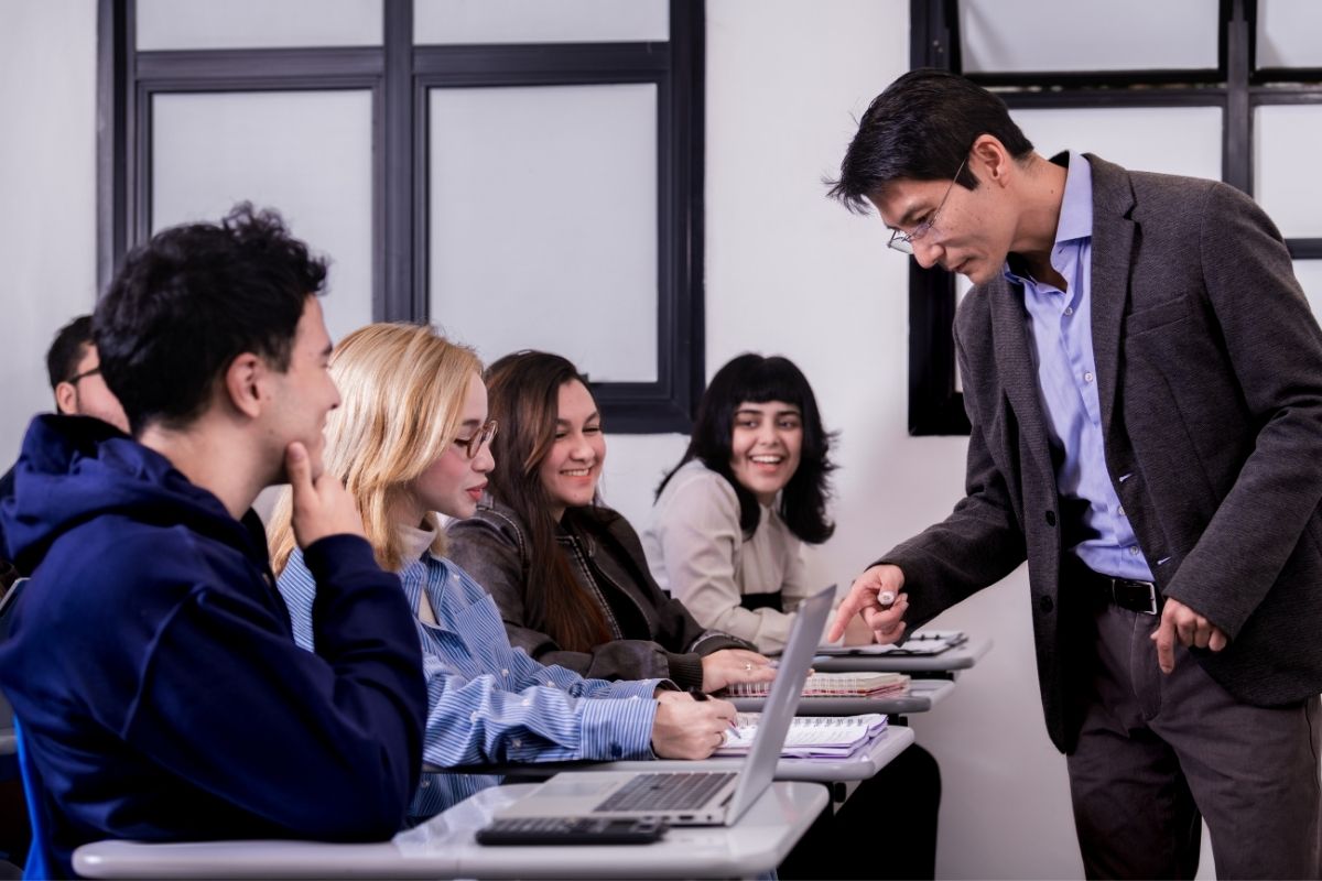 Comparação entre os cursos de Administração e Gestão para quem busca formação superior em São Paulo.