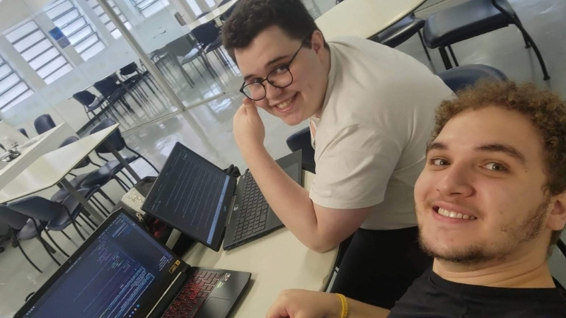 Projeto de alunos é apresentado no SIICUSP com solução para digitalização de fichas clínicas