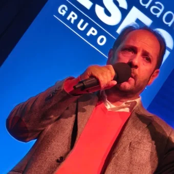 Fábio Paulo de Sousa palestrando na ESEG