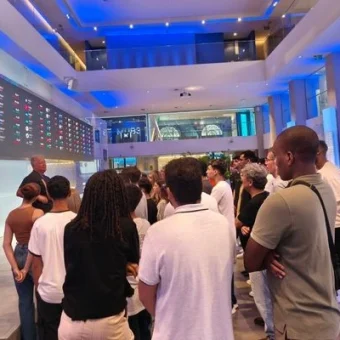alunos-no-museu-da-B3-5